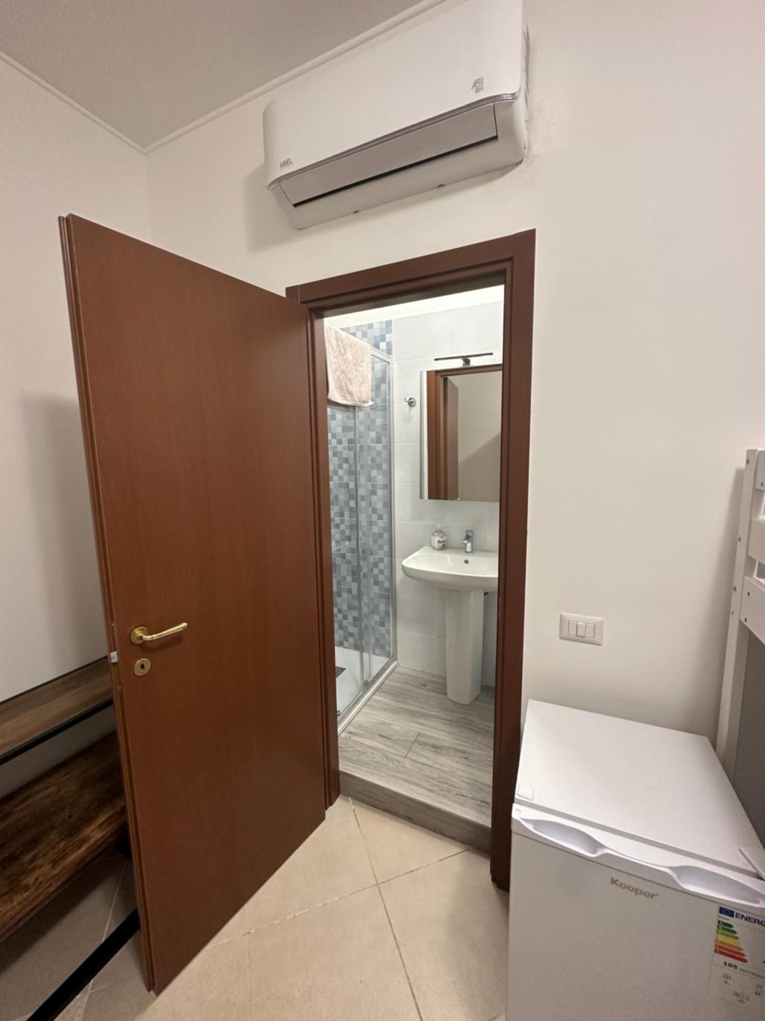 Gigli, Rooms Con Cucina In Comune E Terrazza Milán Exterior foto