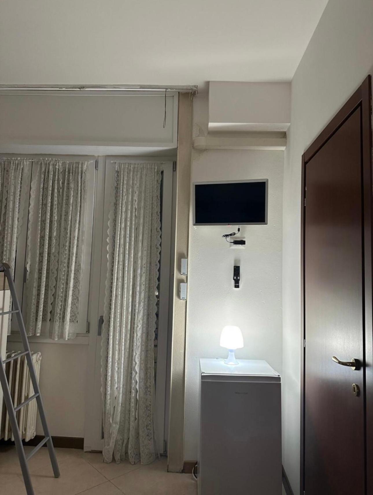 Gigli, Rooms Con Cucina In Comune E Terrazza Milán Exterior foto